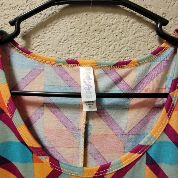 LuLaRoe perfect tee size XS - Picture 2 of 4